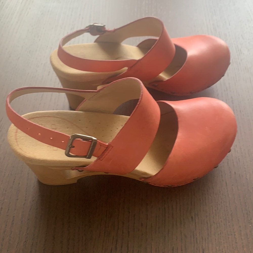 Dansko Thea clogs size 38 salmon color